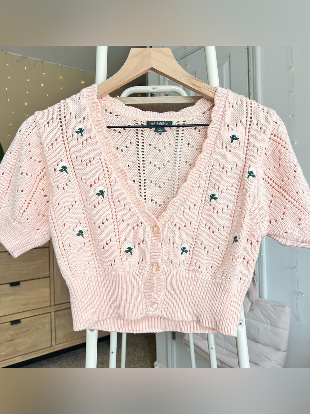 Wild Fable Pink Floral Embroidered Knit Cropped Cardigan Sweater Coquette M